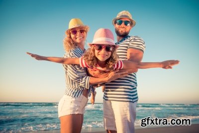 Funny Family at Holidays 40xJPG