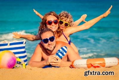 Funny Family at Holidays 40xJPG