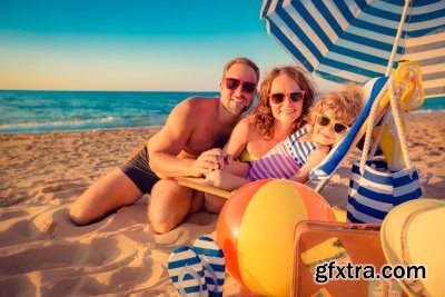 Funny Family at Holidays 40xJPG