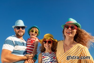 Funny Family at Holidays 40xJPG