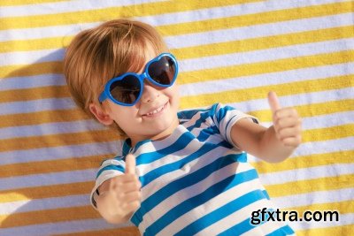 Funny Family at Holidays 40xJPG