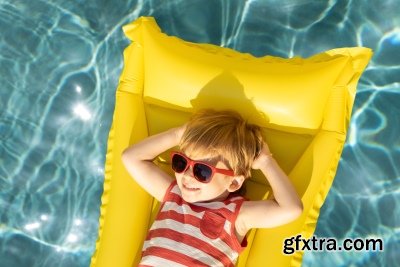 Funny Family at Holidays 40xJPG