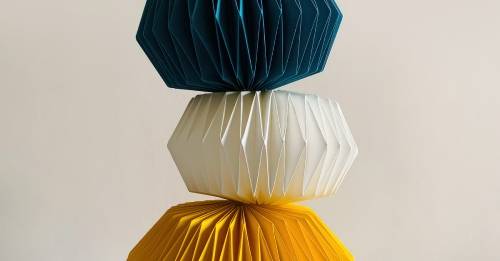 'Domestika - Design Your Own Paper Lamp'
