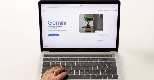 'Domestika - Create Your Brand with AI' 'Domestika - Create Your Brand with AI'