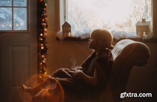 The Unraveled Academy - Creating Seasonal Magic: Lighting and Editing Tips with Lindsay Saunders
